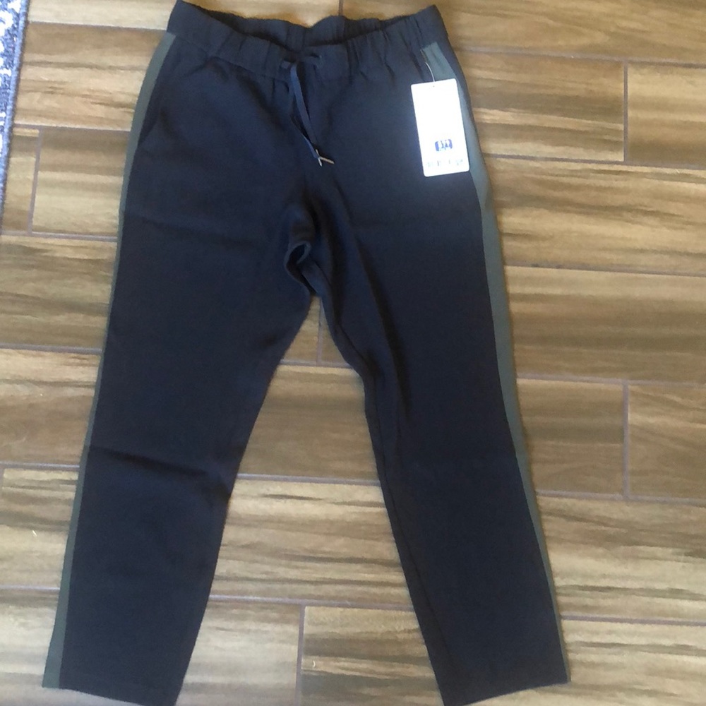 Lululemon on the fly pants